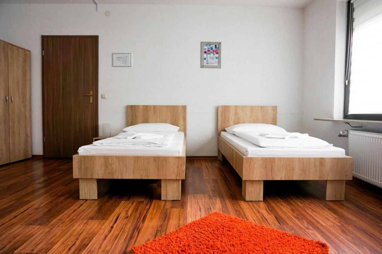 Hotel Kreuz Schwäbisch Gmünd Esterno foto
